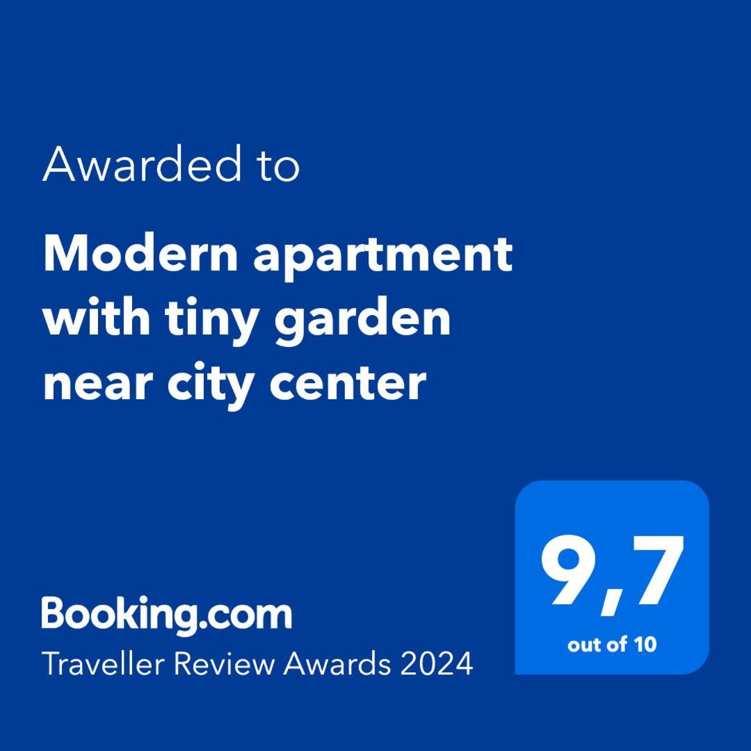 Modern Apartment With Tiny Garden Near City Center Wina Bagian luar foto